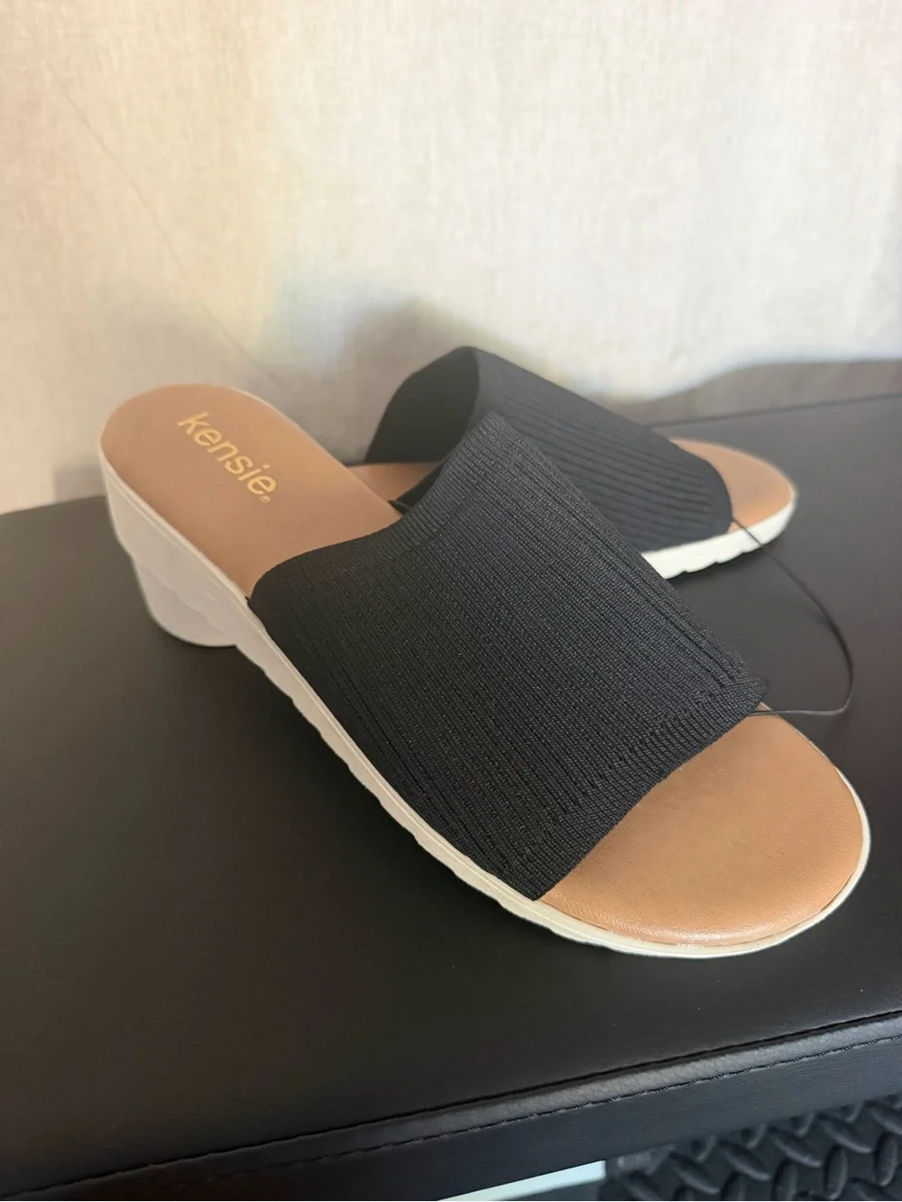 Kensie Ellie Black Knit Wedge Sandals Size 8 NWT
